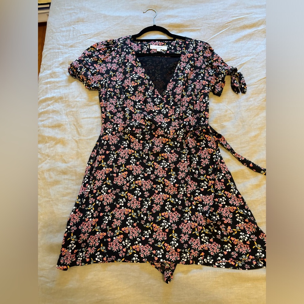 LOFT floral wrap romper - size 4